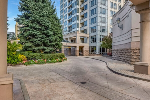 8-Rean-Drive-#802-Toronto-Web-Salisbury-4