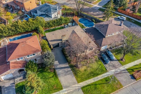 137-Underhill-Drive-Toronto-Web-Salisbury-2