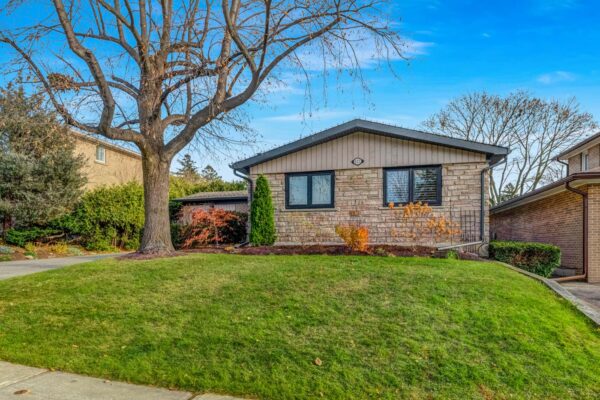 137-Underhill-Drive-Toronto-Web-Salisbury-6