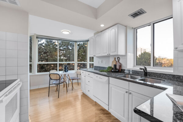 33-Weldrick-Road-East-#303-Richmond-Hill-Web-Salisbury-14