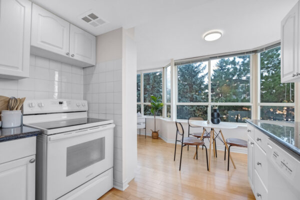 33-Weldrick-Road-East-#303-Richmond-Hill-Web-Salisbury-17