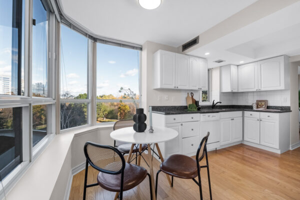 33-Weldrick-Road-East-#303-Richmond-Hill-Web-Salisbury-19