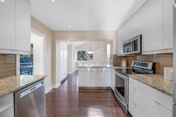 16-Revcoe-Drive-Toronto-Web-Salisbury-25