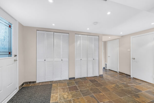 16-Revcoe-Drive-Toronto-Web-Salisbury-37