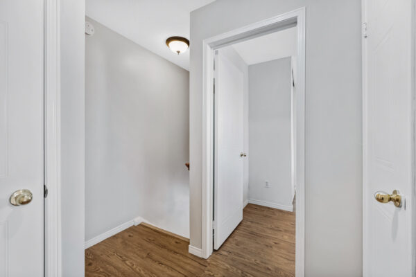 12455-Ninth-Line-#111-Stouffville-Web-Salisbury-26