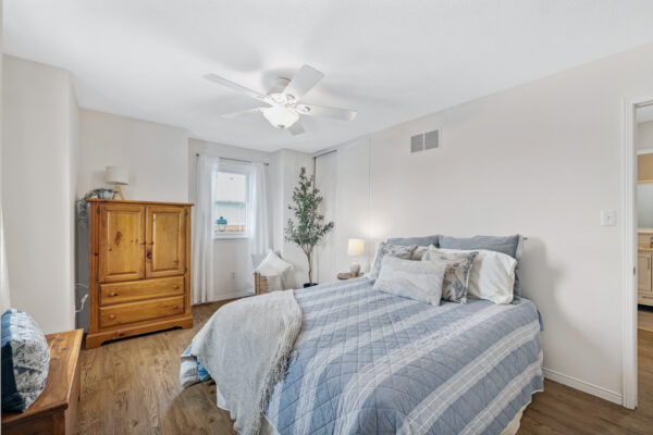 12455-Ninth-Line-#111-Stouffville-Web-Salisbury-28
