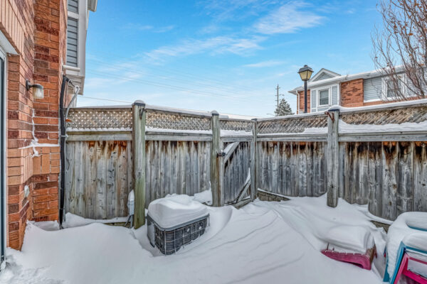 12455-Ninth-Line-#111-Stouffville-Web-Salisbury-38