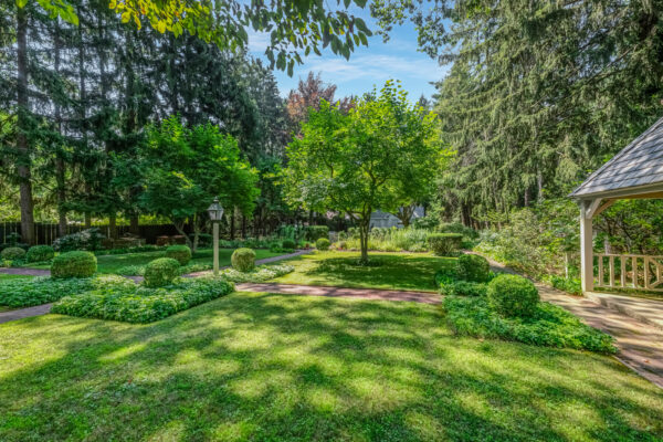 190-Donnelly-Drive-Mississauga-Web-Salisbury-101