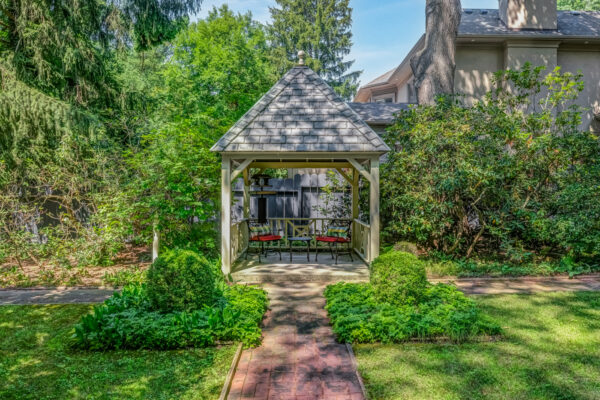 190-Donnelly-Drive-Mississauga-Web-Salisbury-103