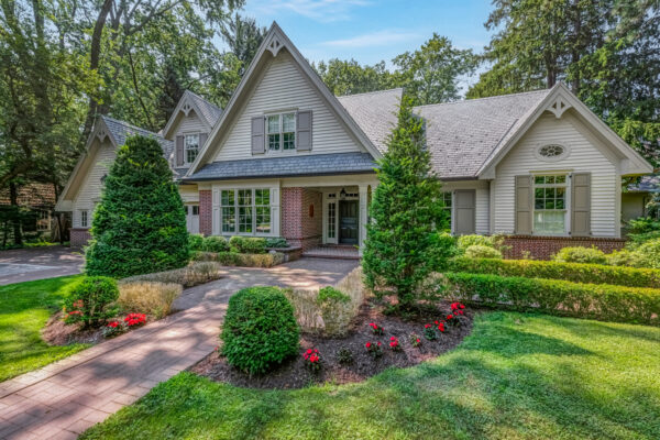 190-Donnelly-Drive-Mississauga-Web-Salisbury-11