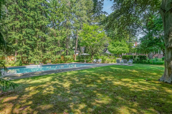 190-Donnelly-Drive-Mississauga-Web-Salisbury-110