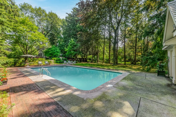 190-Donnelly-Drive-Mississauga-Web-Salisbury-111