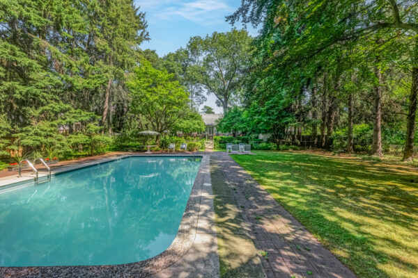 190-Donnelly-Drive-Mississauga-Web-Salisbury-114