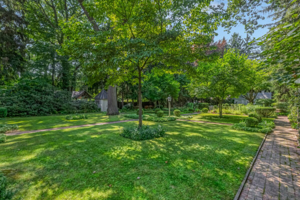 190-Donnelly-Drive-Mississauga-Web-Salisbury-95