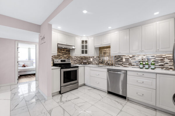 20-Speers-Road-#605-Oakville-Web-Salisbury-7