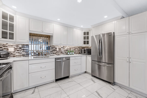 20-Speers-Road-#605-Oakville-Web-Salisbury-8