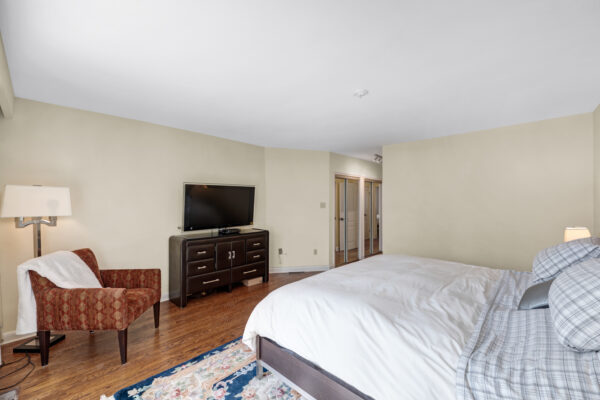 57-Forest-Grove-Drive-Toronto-Web-Salisbury-30