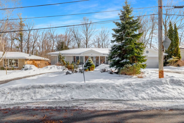 57-Forest-Grove-Drive-Toronto-Web-Salisbury-4