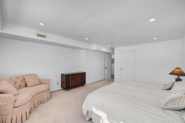 57-Forest-Grove-Drive-Toronto-Web-Salisbury-53