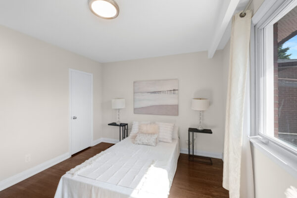1038-Alexandra-Avenue-Mississauga-Web-Salisbury-26