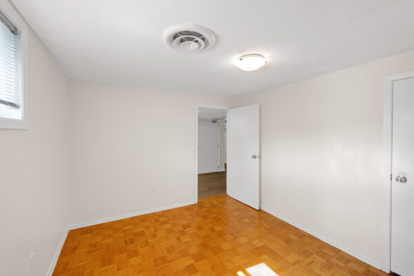 1038-Alexandra-Avenue-Mississauga-Web-Salisbury-47