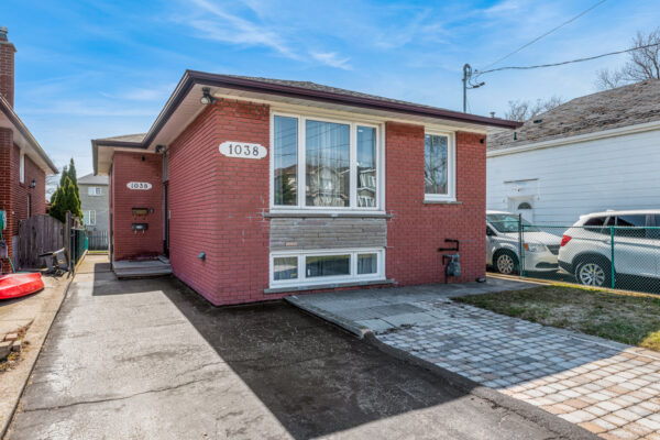 1038-Alexandra-Avenue-Mississauga-Web-Salisbury-8