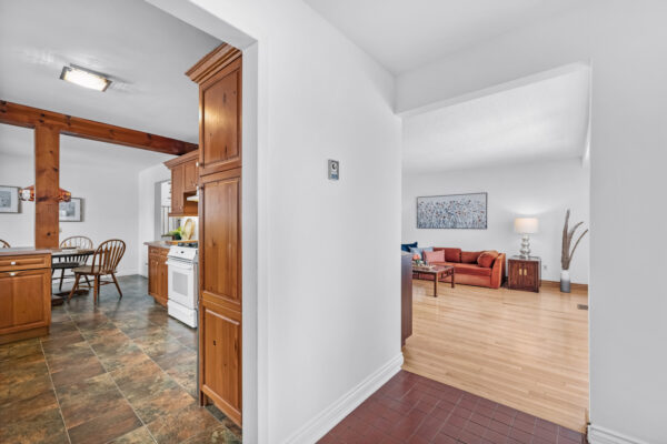 121-Twyn-Rivers-Drive-Pickering-Web-Salisbury-10