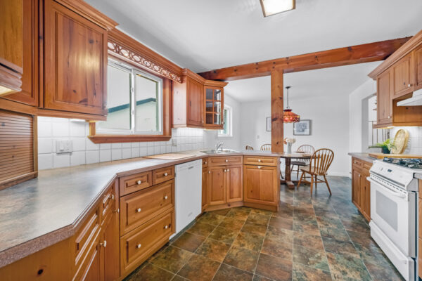 121-Twyn-Rivers-Drive-Pickering-Web-Salisbury-18