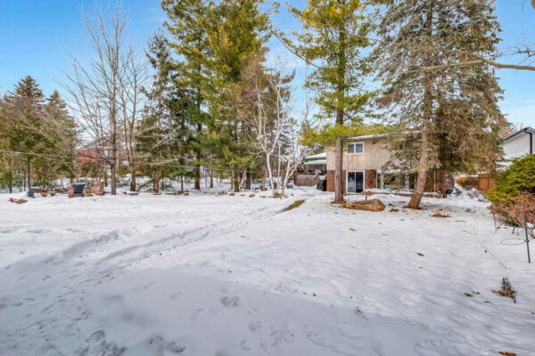 121-Twyn-Rivers-Drive-Pickering-Web-Salisbury-70