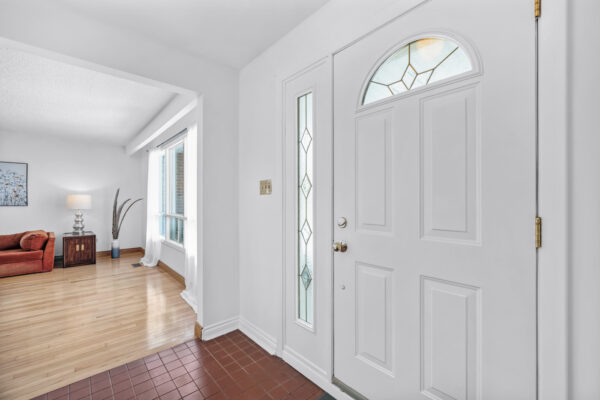 121-Twyn-Rivers-Drive-Pickering-Web-Salisbury-9