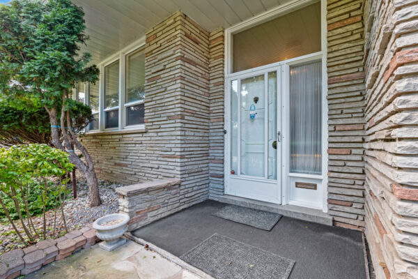 186-Burbank-Drive-Toronto-Web-Salisbury-10