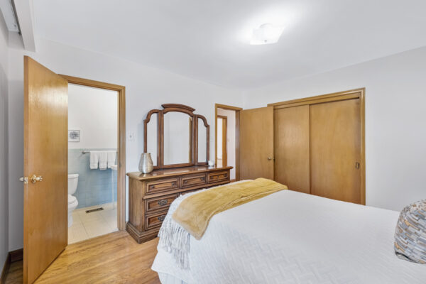 186-Burbank-Drive-Toronto-Web-Salisbury-32