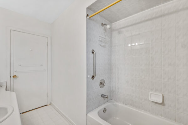 186-Burbank-Drive-Toronto-Web-Salisbury-39
