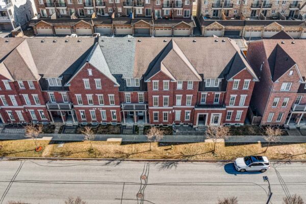 19-Earnshaw-Drive-Markham-Drone-Web-Salisbury-3