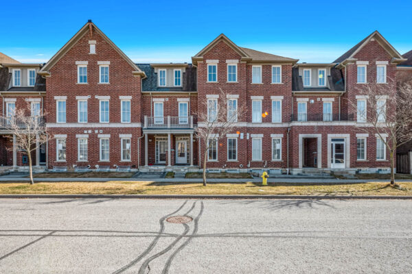 19-Earnshaw-Drive-Markham-Drone-Web-Salisbury-5