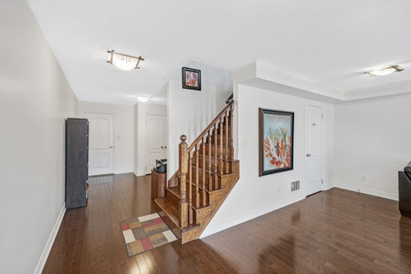 19-Earnshaw-Drive-Markham-Web-Salisbury-17