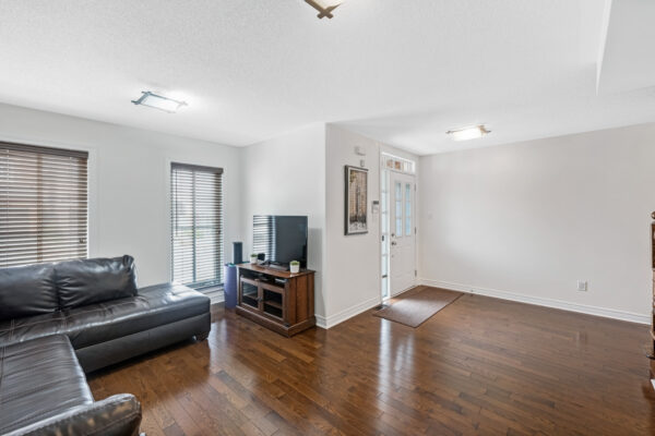 19-Earnshaw-Drive-Markham-Web-Salisbury-9