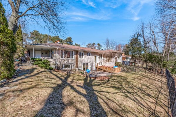 57-Forest-Grove-Drive-Toronto-Exterior-Web-Salisbury-16