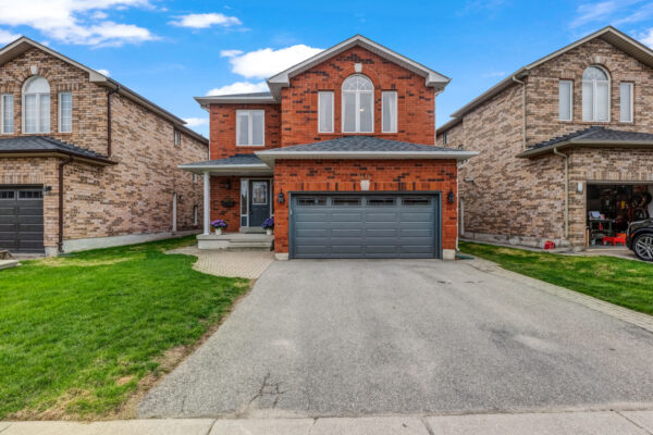 1414-Sandhurst-Crescent-Pickering-Web-Salisbury-7