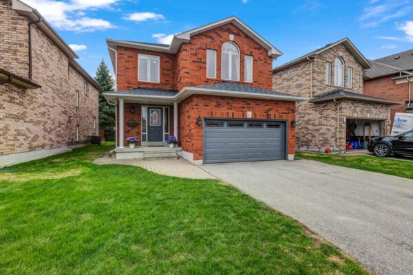 1414-Sandhurst-Crescent-Pickering-Web-Salisbury-8