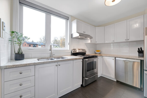 16-Veery-Place-Toronto-Web-Salisbury-21