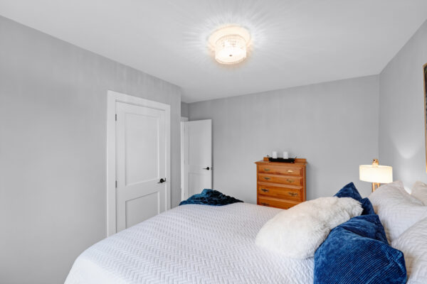 16-Veery-Place-Toronto-Web-Salisbury-30