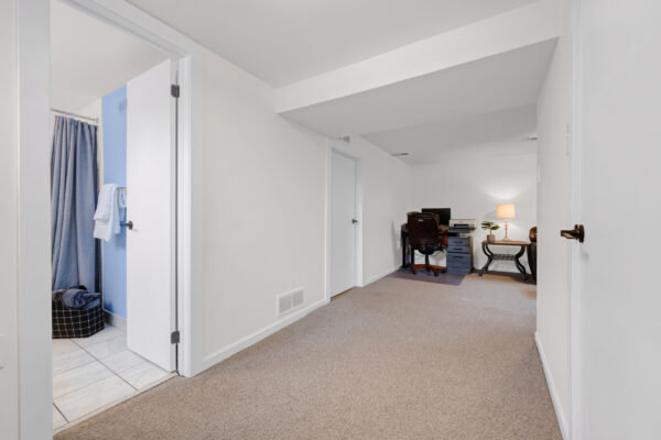 16-Veery-Place-Toronto-Web-Salisbury-39