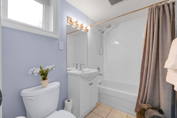 16-Veery-Place-Toronto-Web-Salisbury-43