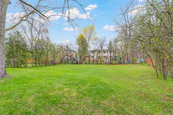 16-Veery-Place-Toronto-Web-Salisbury-55