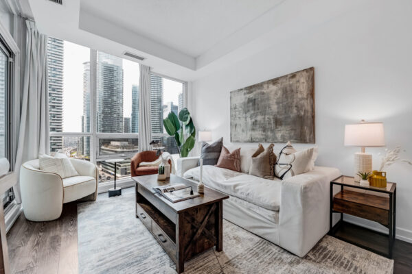 18-Harbour-Street-#1801-Toronto-Web-Salisbury-14