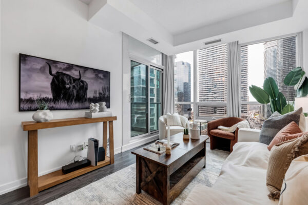 18-Harbour-Street-#1801-Toronto-Web-Salisbury-15