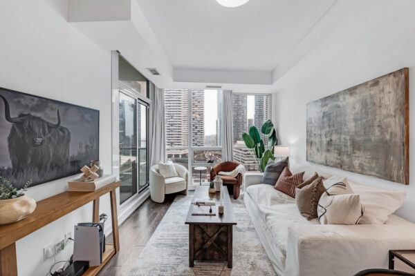 18-Harbour-Street-#1801-Toronto-Web-Salisbury-16