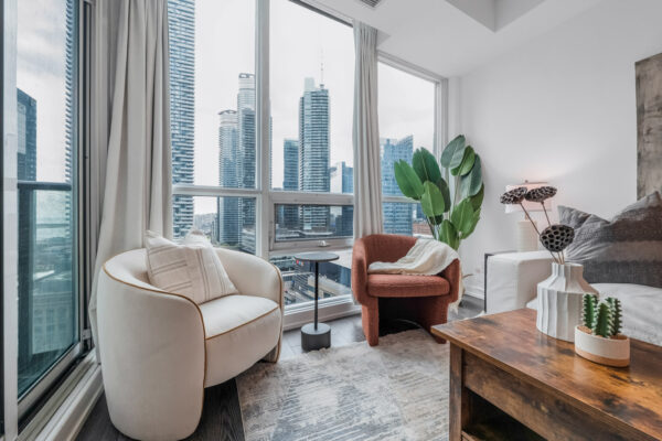 18-Harbour-Street-#1801-Toronto-Web-Salisbury-17