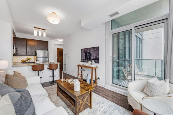18-Harbour-Street-#1801-Toronto-Web-Salisbury-19